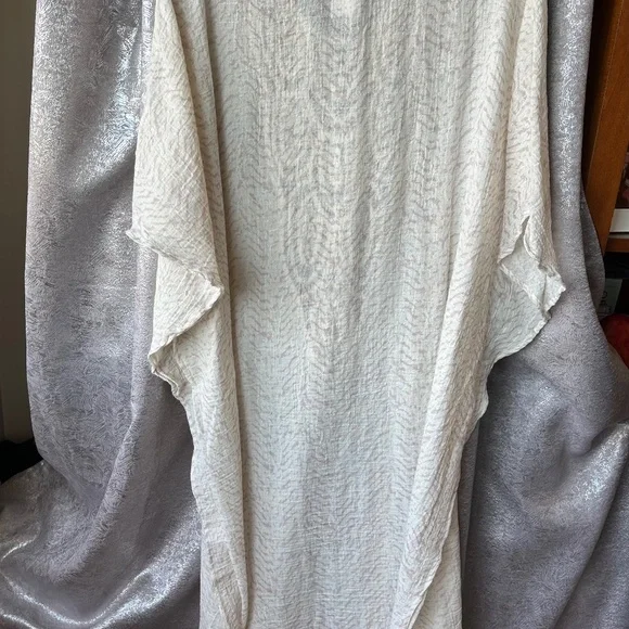 NWT EBERJEY Isadora Beautiful beach cover-up. - Picture 6 of 11